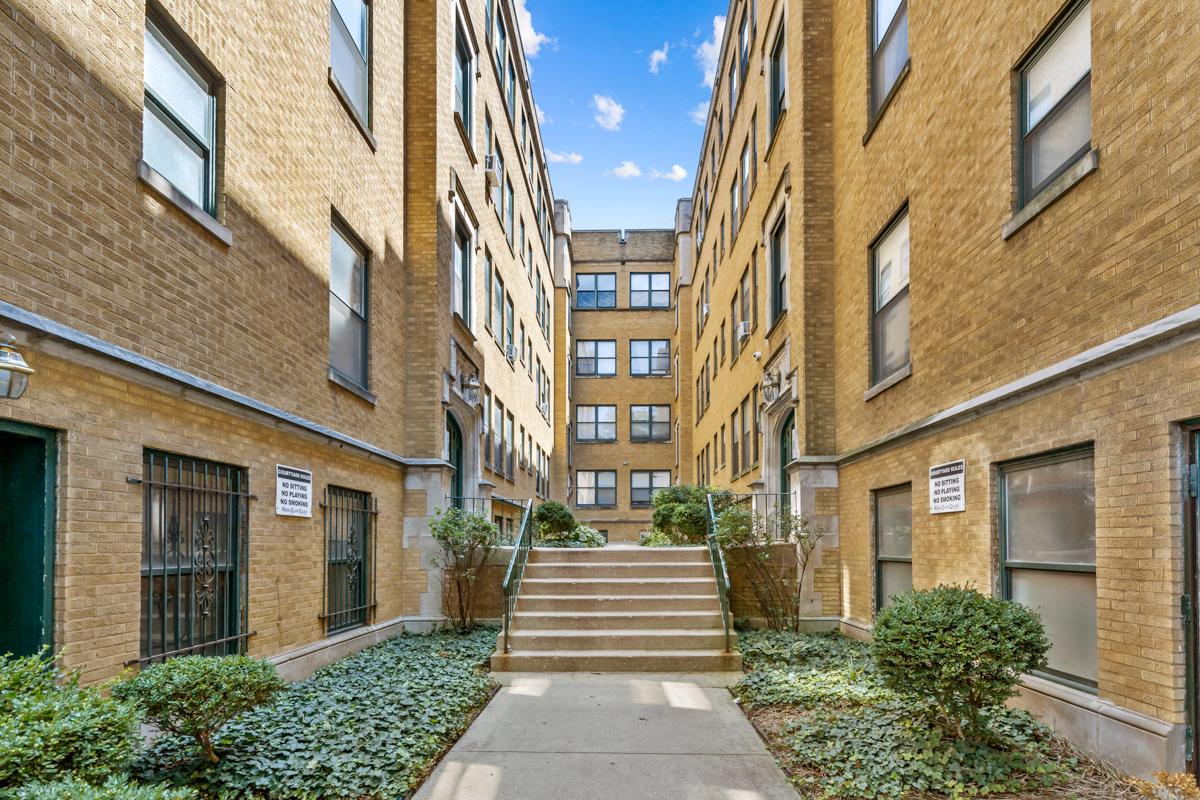7205 S Yates Blvd. #1B, Chicago, IL 60649