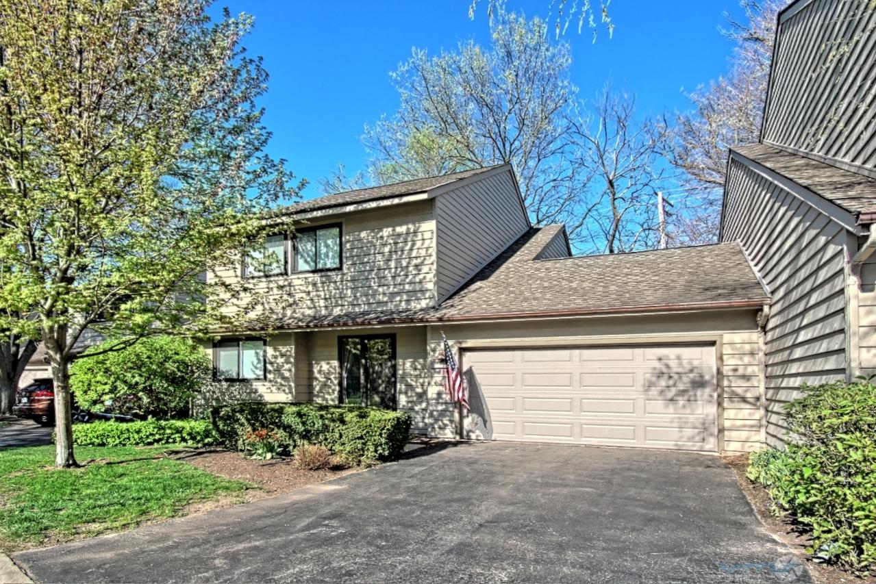 1596 Kirkwood Dr., Geneva, IL 60134