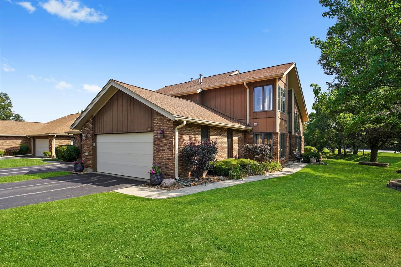 3037 Candlewood Ct., Flossmoor, IL 60422