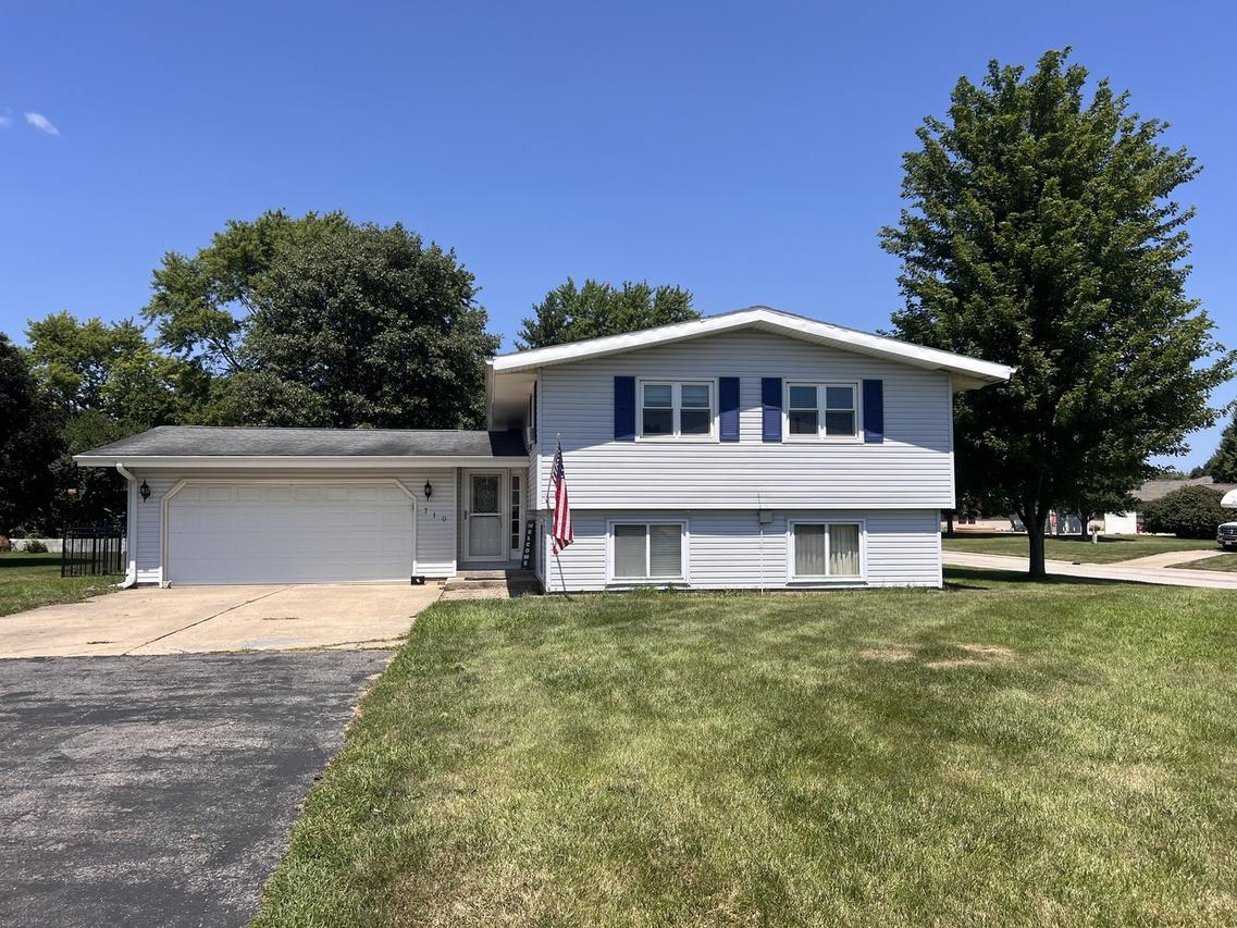 710 E Larmon St., Tolono, IL 61880