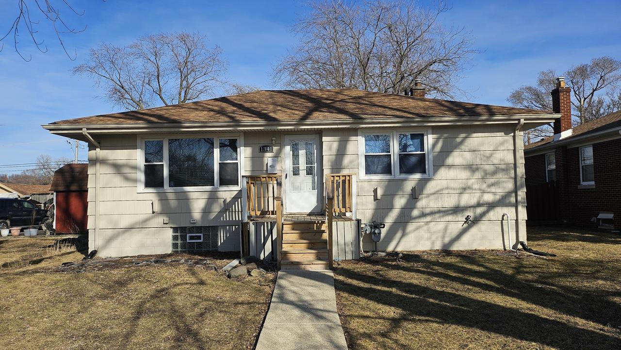 1341 Gordon Ave., Calumet City, IL 60409