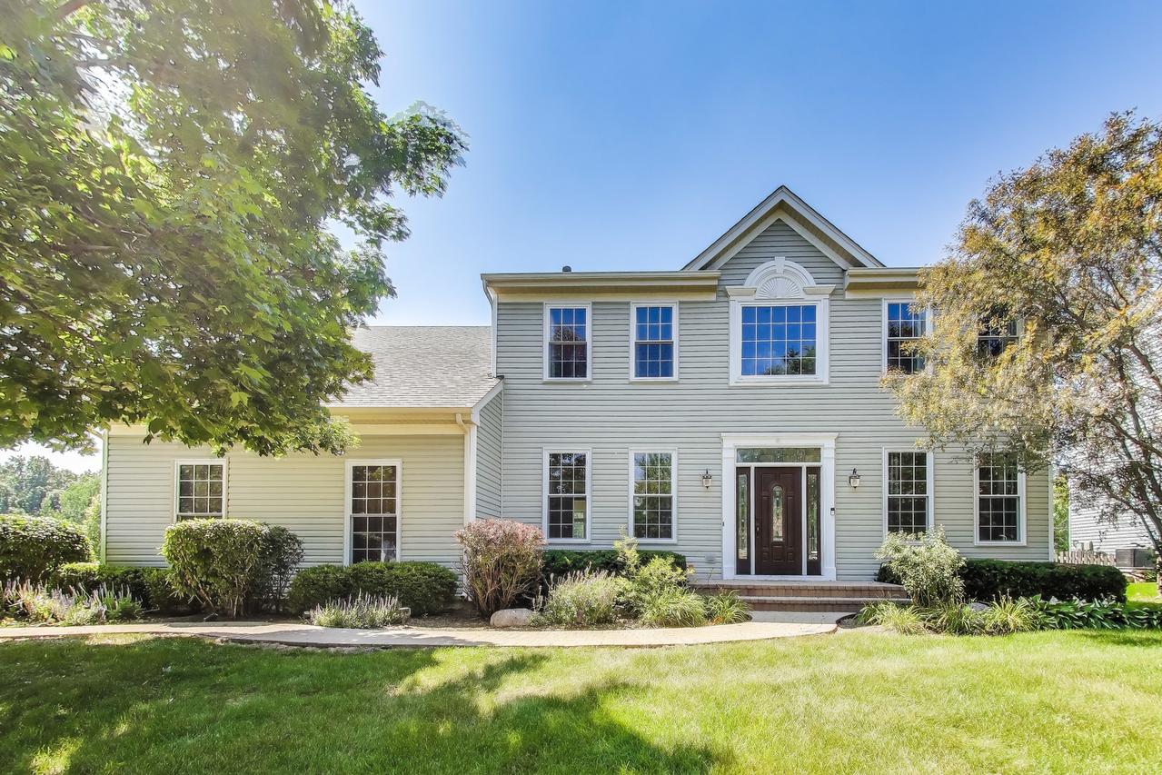 498 Nuthatch Way, Lindenhurst, IL 60046