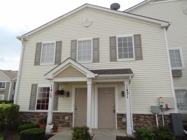 1431 Silverstone Dr., Carpentersville, IL 60110