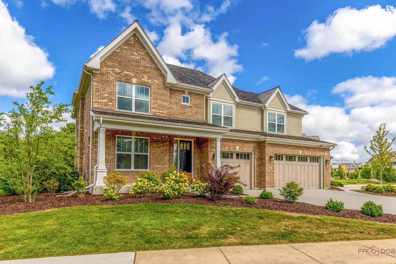 1945 Lake Charles Dr., Vernon Hills, IL 60061