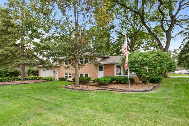 7213 W 109th St., Worth, IL 60482