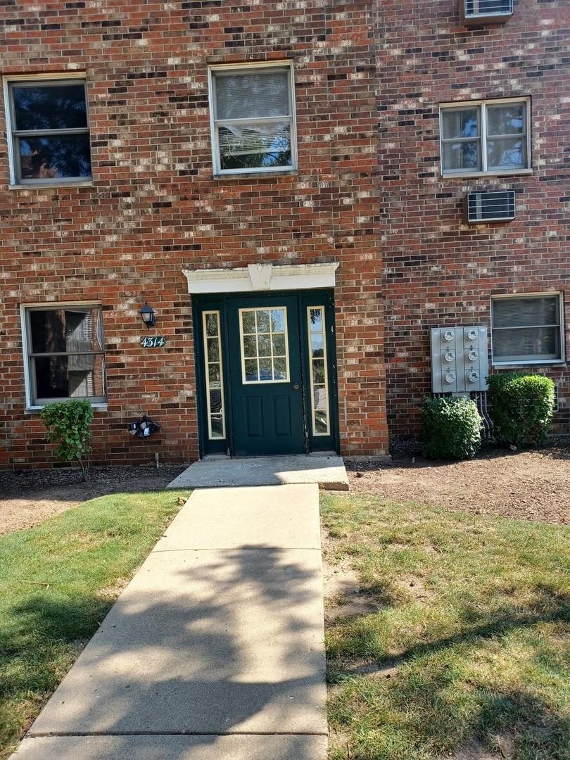 4314 W Shamrock Ln. #2D, Mchenry, IL 60050