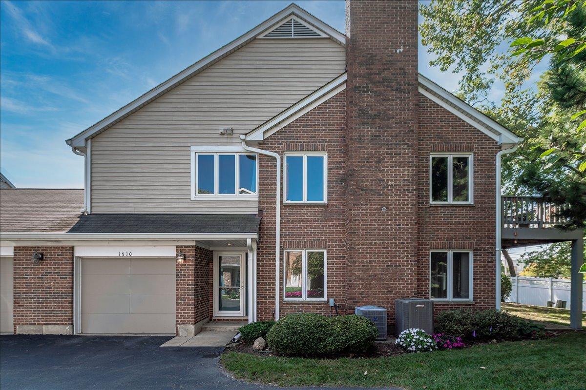 1510 N Kendal Ct., Arlington Heights, IL 60004