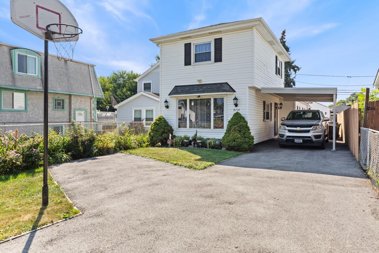 9714 Mcvicker Ave., Oak Lawn, IL 60453