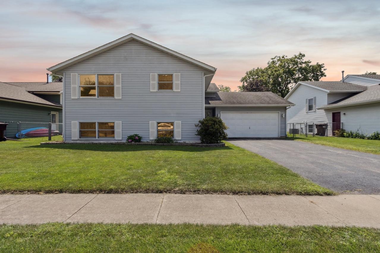 620 W 7th St., Belvidere, IL 61008