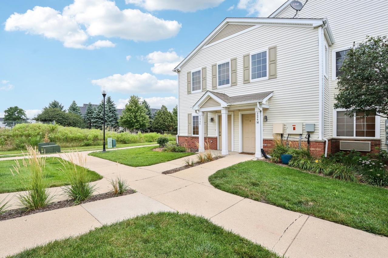 124 Bertram Dr. #M, Yorkville, IL 60560
