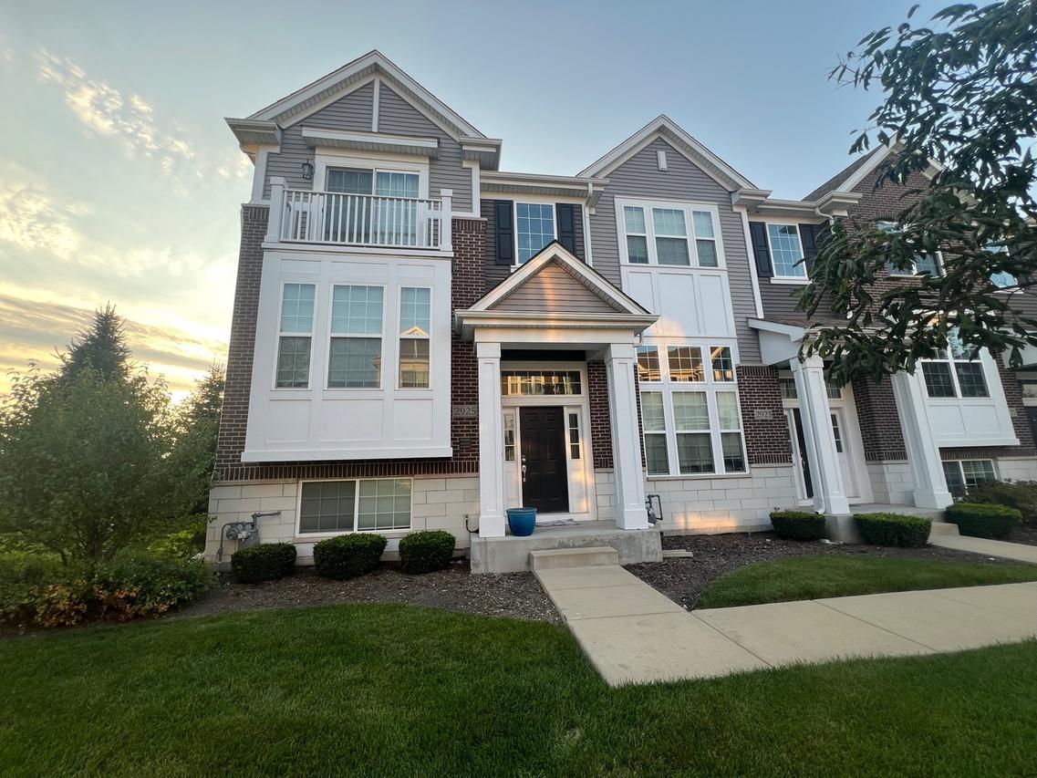 2925 Madison Dr., Naperville, IL 60564