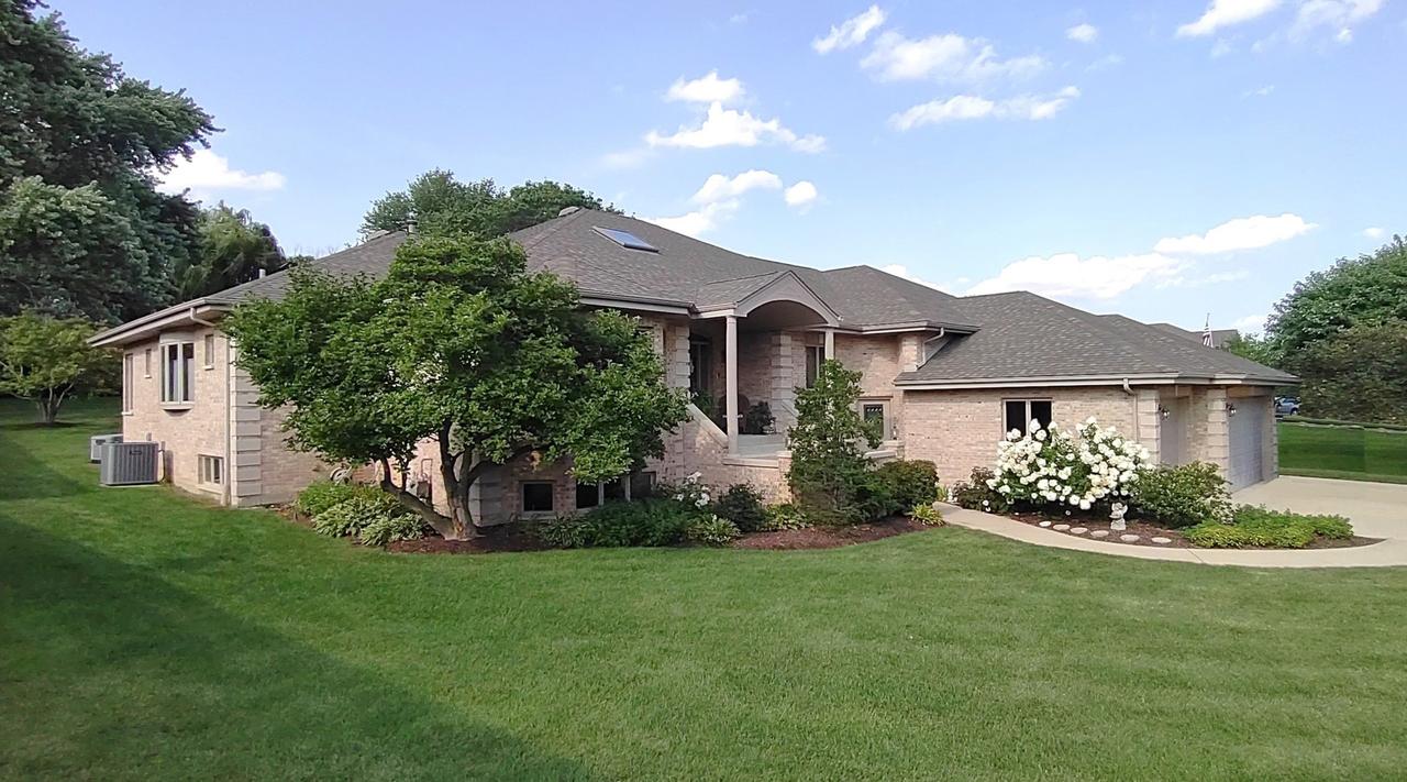 426 E Niagara Ave., Schaumburg, IL 60193