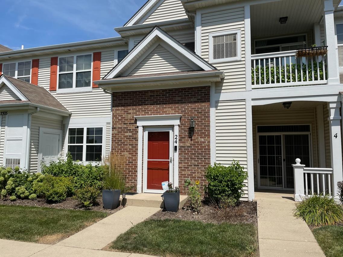 2305 Aurora Dr. #4, Pingree Grove, IL 60140
