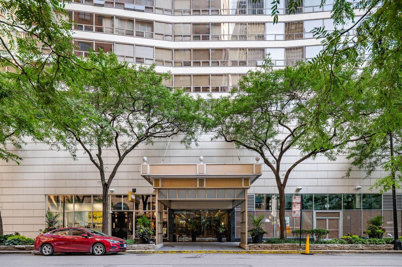 110 E Delaware Pl. #1001, Chicago, IL 60611
