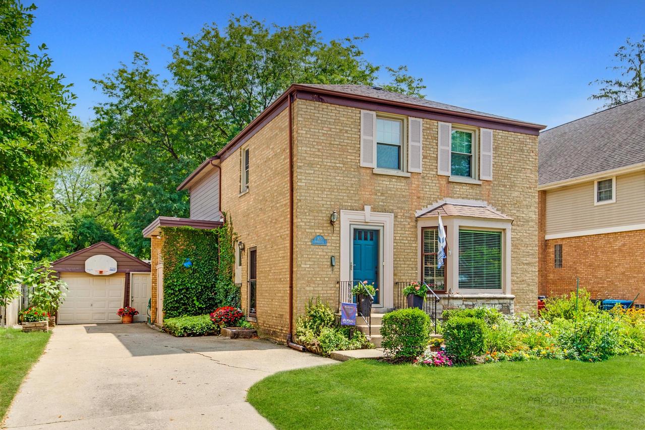 105 S I Oka Ave., Mount Prospect, IL 60056