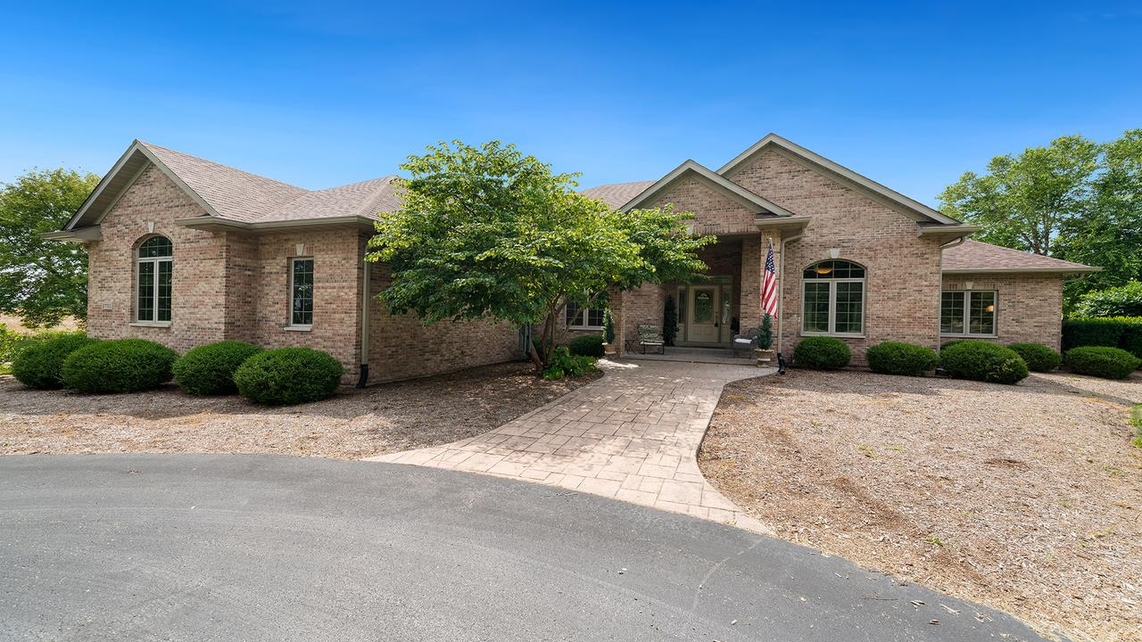 2721 Squaw Prairie Rd., Belvidere, IL 61008
