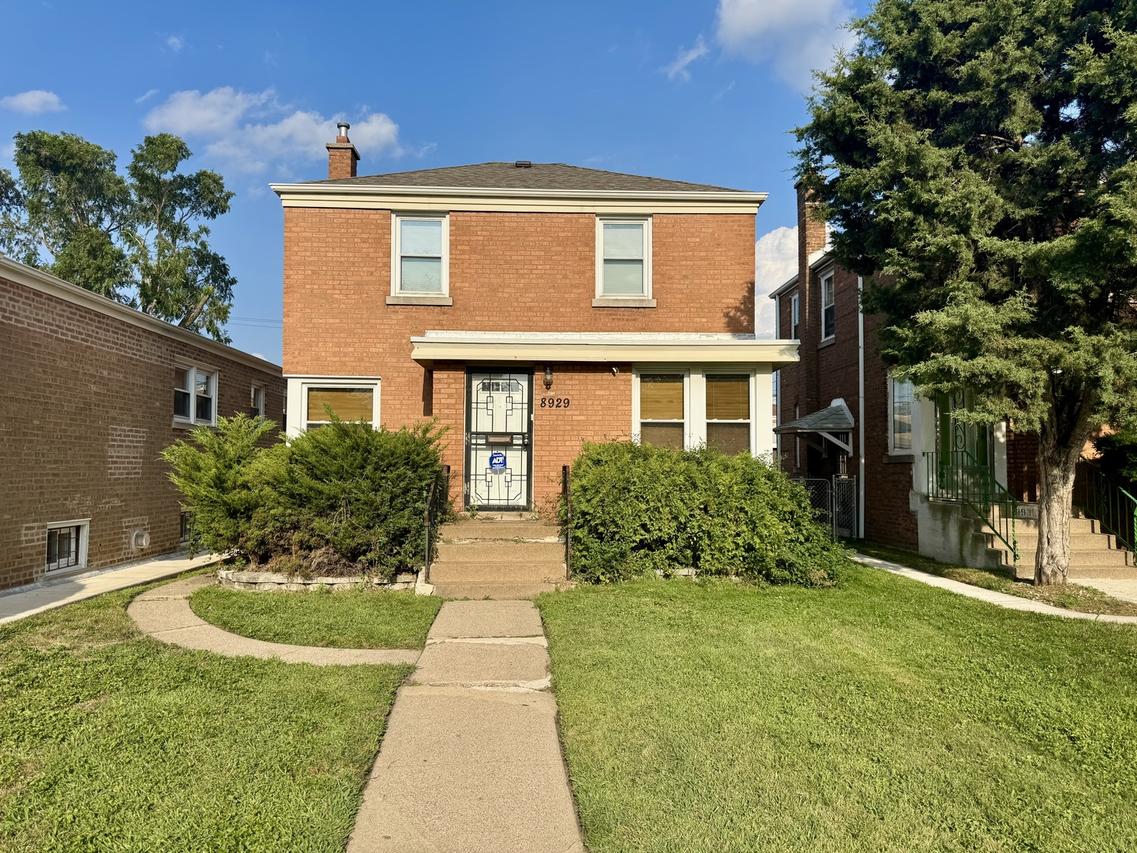 8929 S Paxton Ave., Chicago, IL 60617
