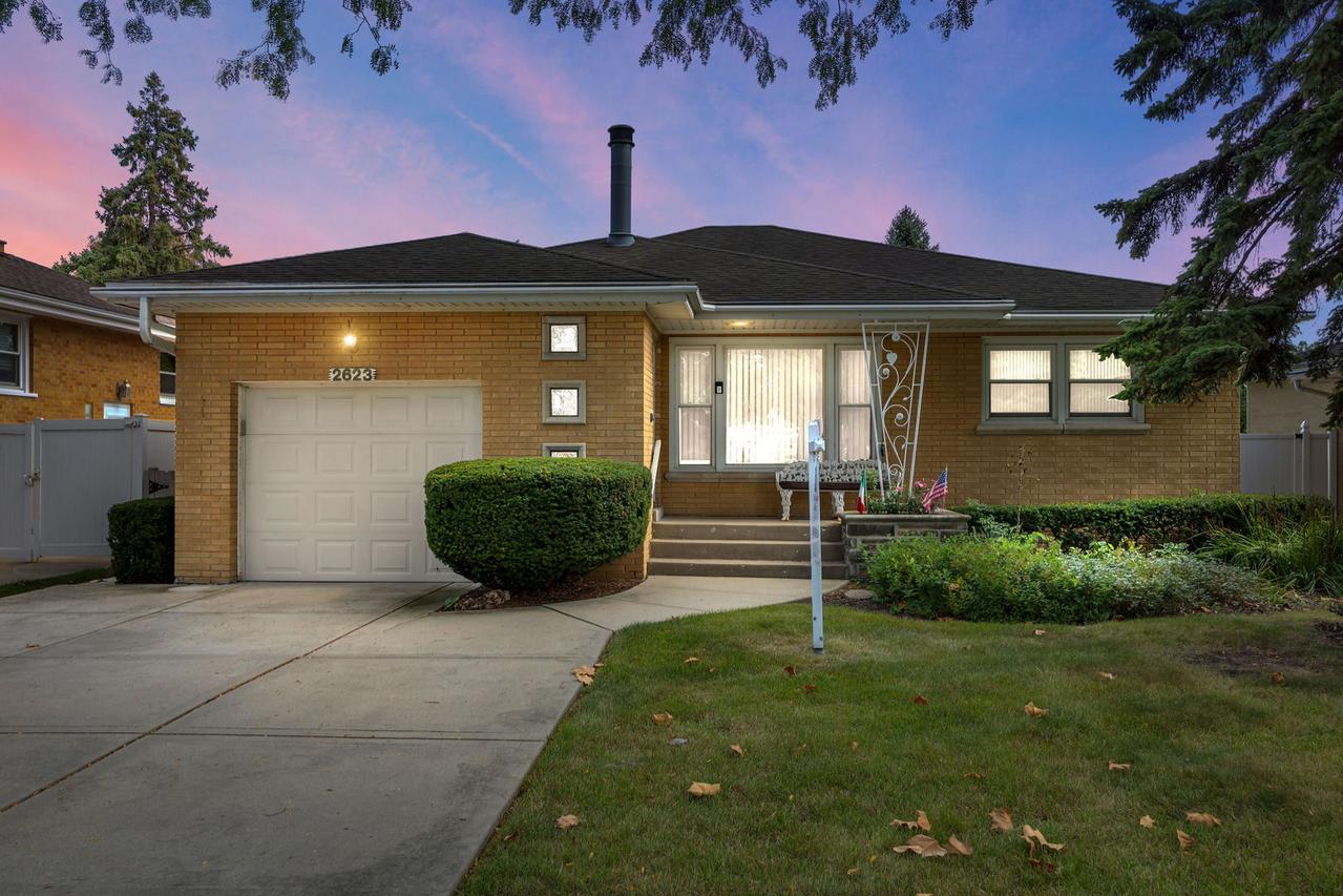 2623 Sunnyside Ave., Westchester, IL 60154