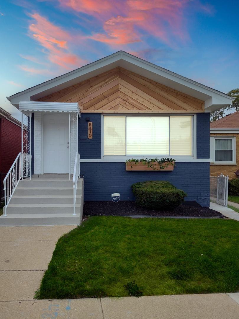 8410 S Jeffery Blvd., Chicago, IL 60617