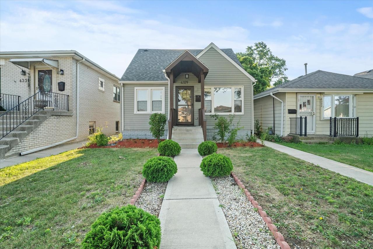 4329 N Sayre Ave., Harwood Heights, IL 60706