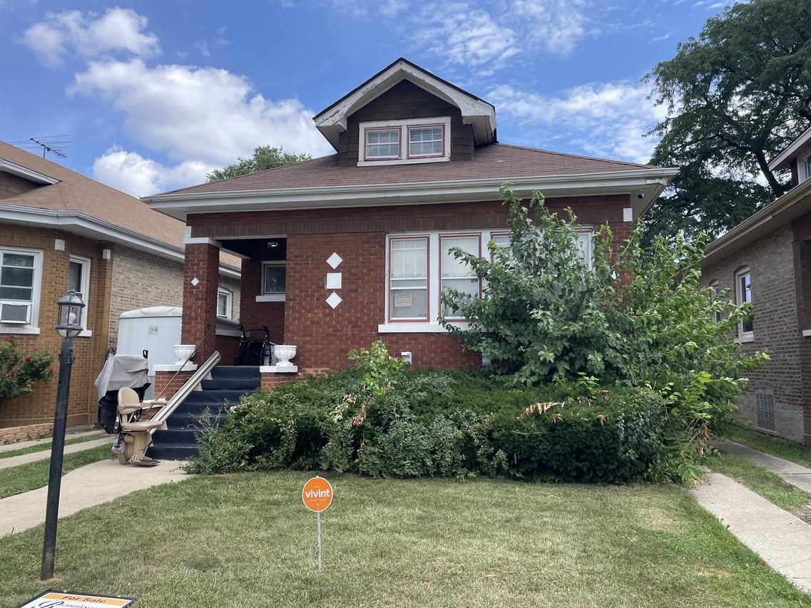 2015 S 11th Ave., Maywood, IL 60153