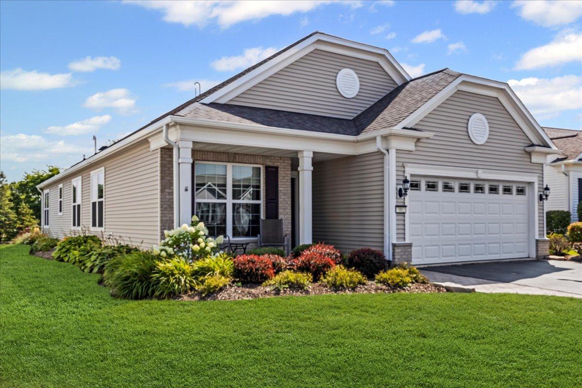 3092 Epstein Cir., Mundelein, IL 60060