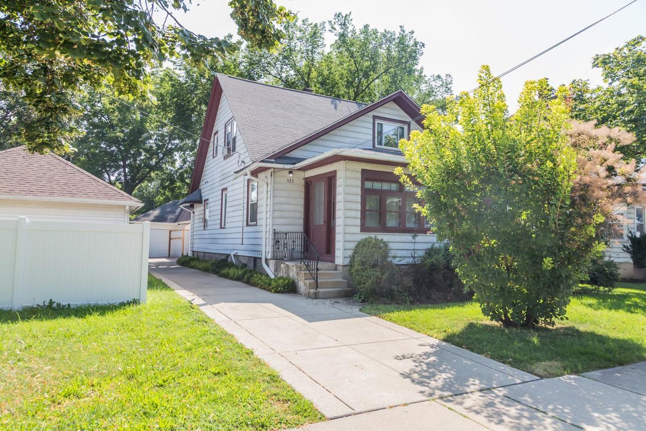 523 N Liberty St., Elgin, IL 60120