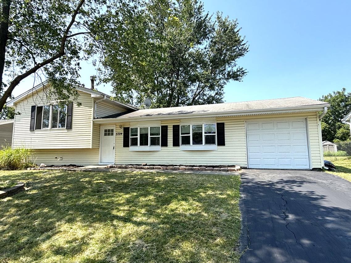 5324 W Cinema Dr., Hanover Park, IL 60133
