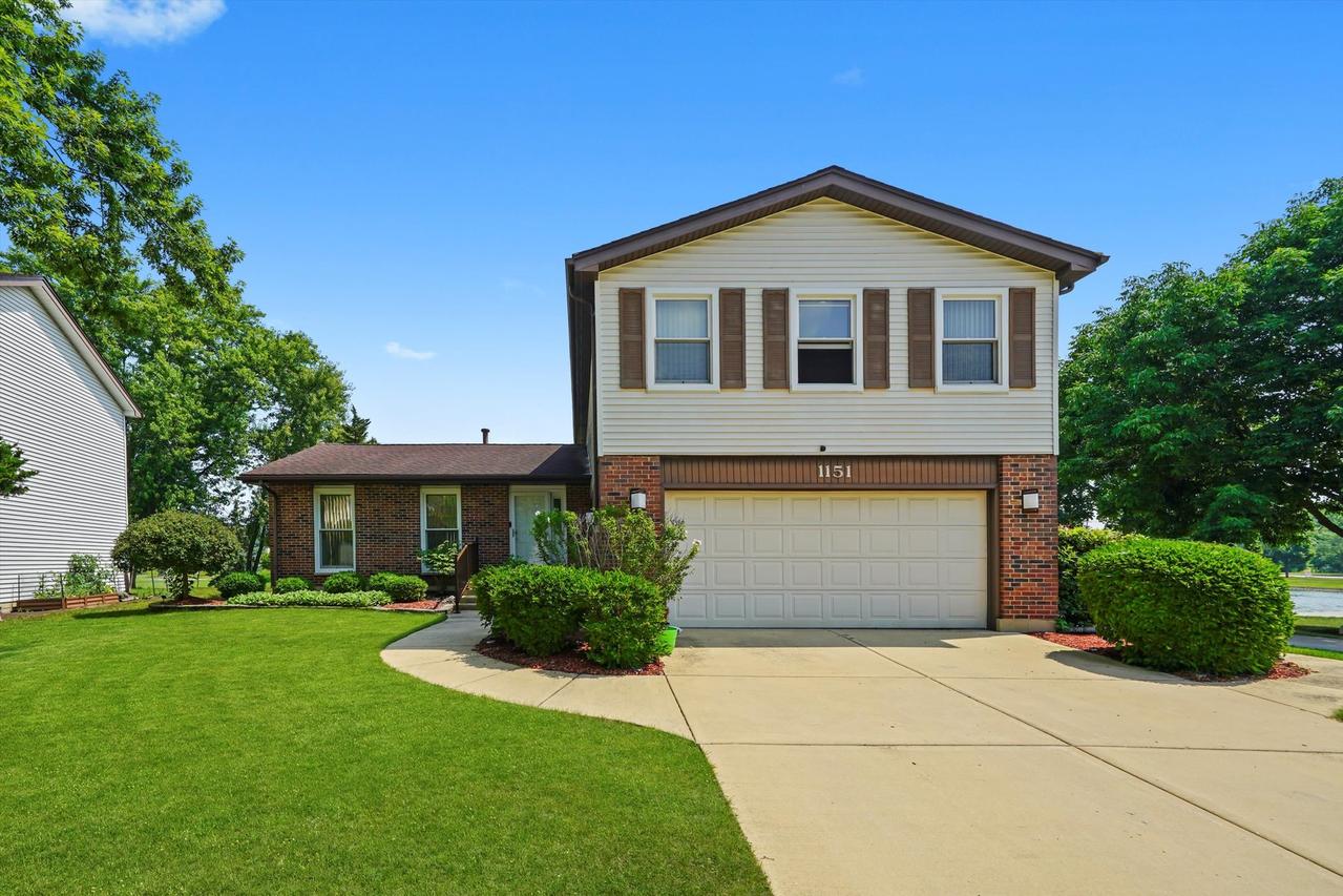 1151 Green Knolls Dr., Buffalo Grove, IL 60089