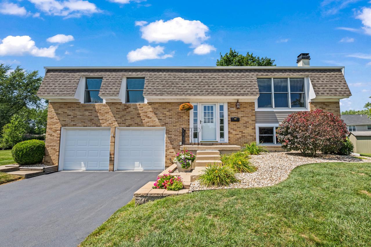 3960 Colony Ct., Hoffman Estates, IL 60192