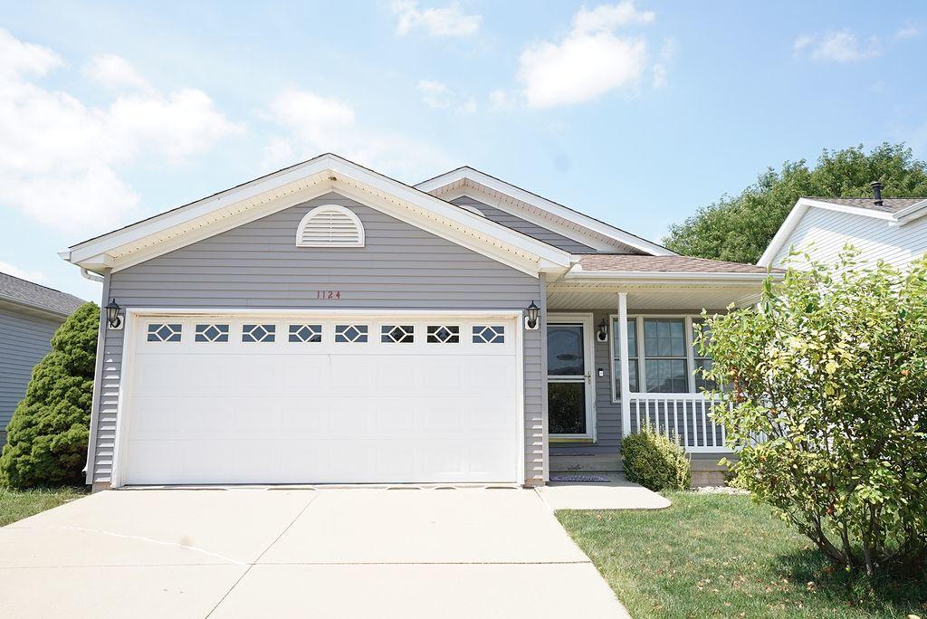 1124 Rader Run Run, Bloomington, IL 61704