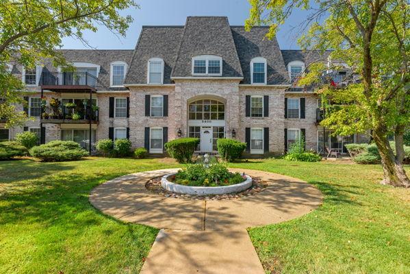 5400 Carriageway Dr. #109, Rolling Meadows, IL 60008