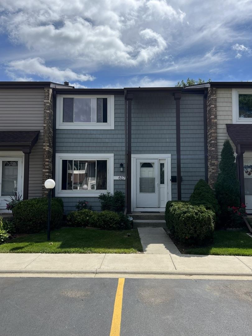 617 Westwood Ct., Wheeling, IL 60090