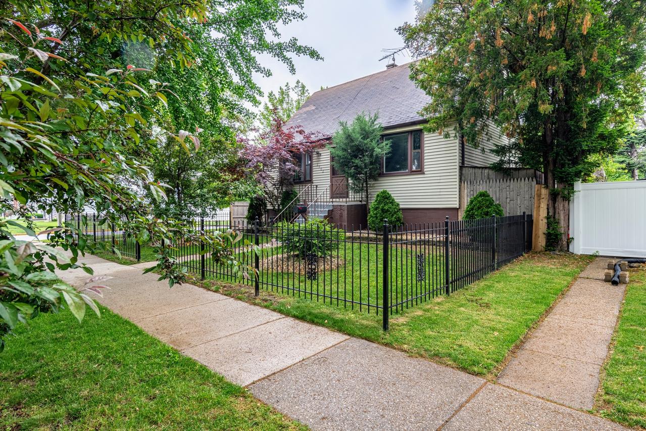 1502 N 34th Ave., Melrose Park, IL 60160