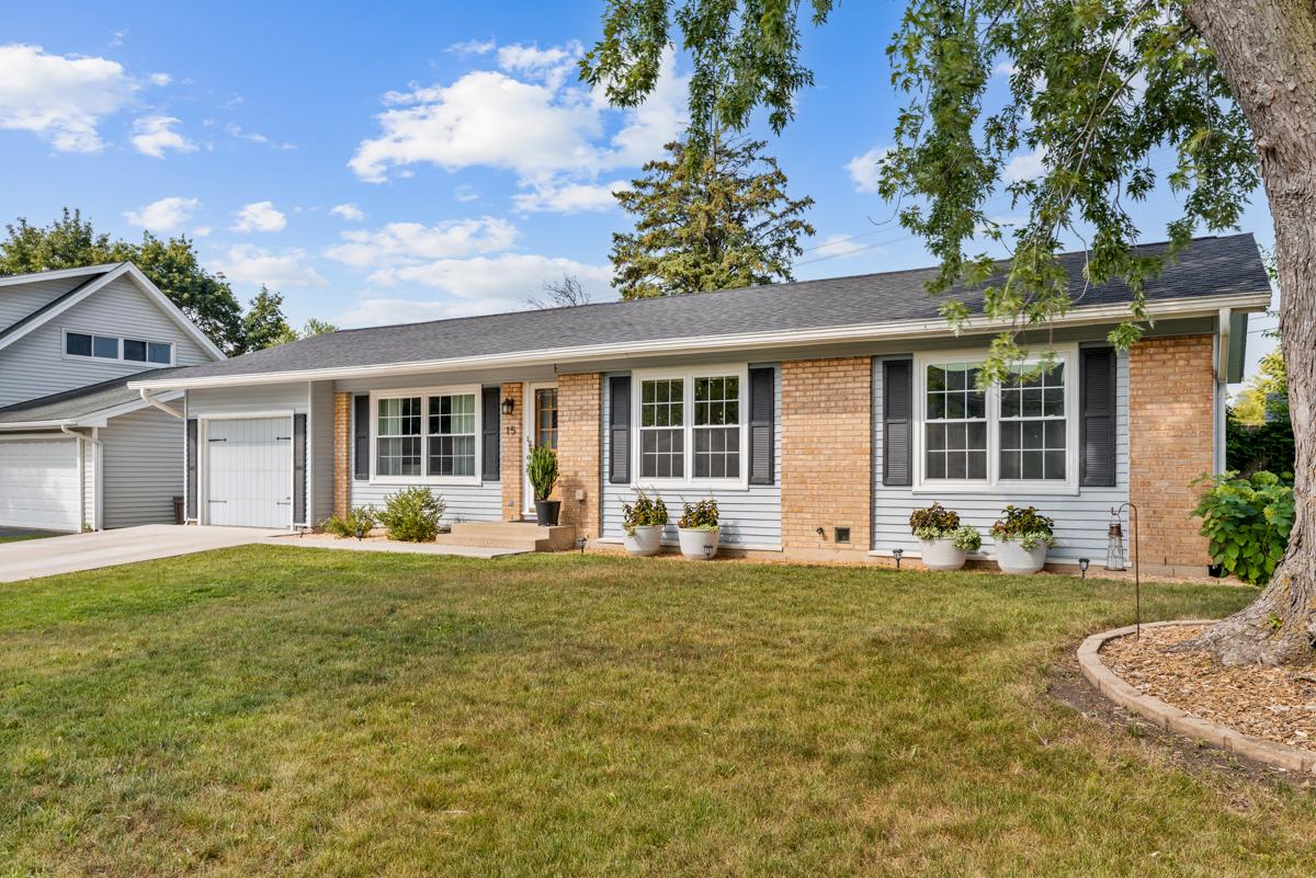 15 Lancaster Ave., Elk Grove Village, IL 60007