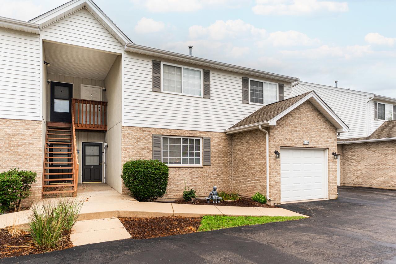 965 Constance Ln. #B, Sycamore, IL 60178