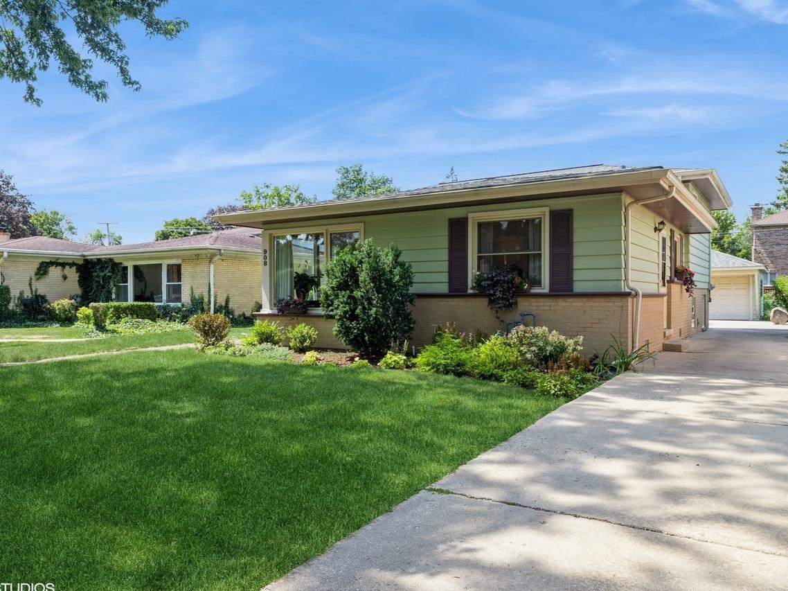 908 Park Plaine Ave., Park Ridge, IL 60068