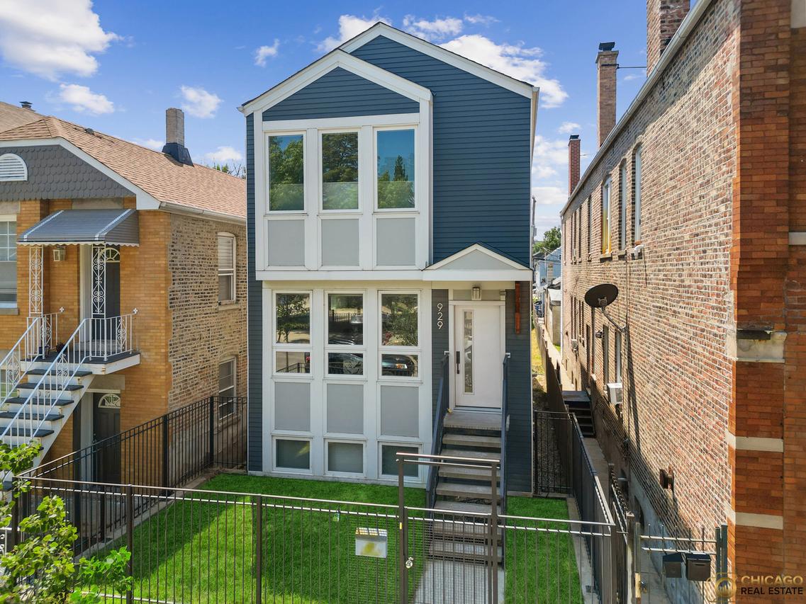 929 W 33rd Pl., Chicago, IL 60608