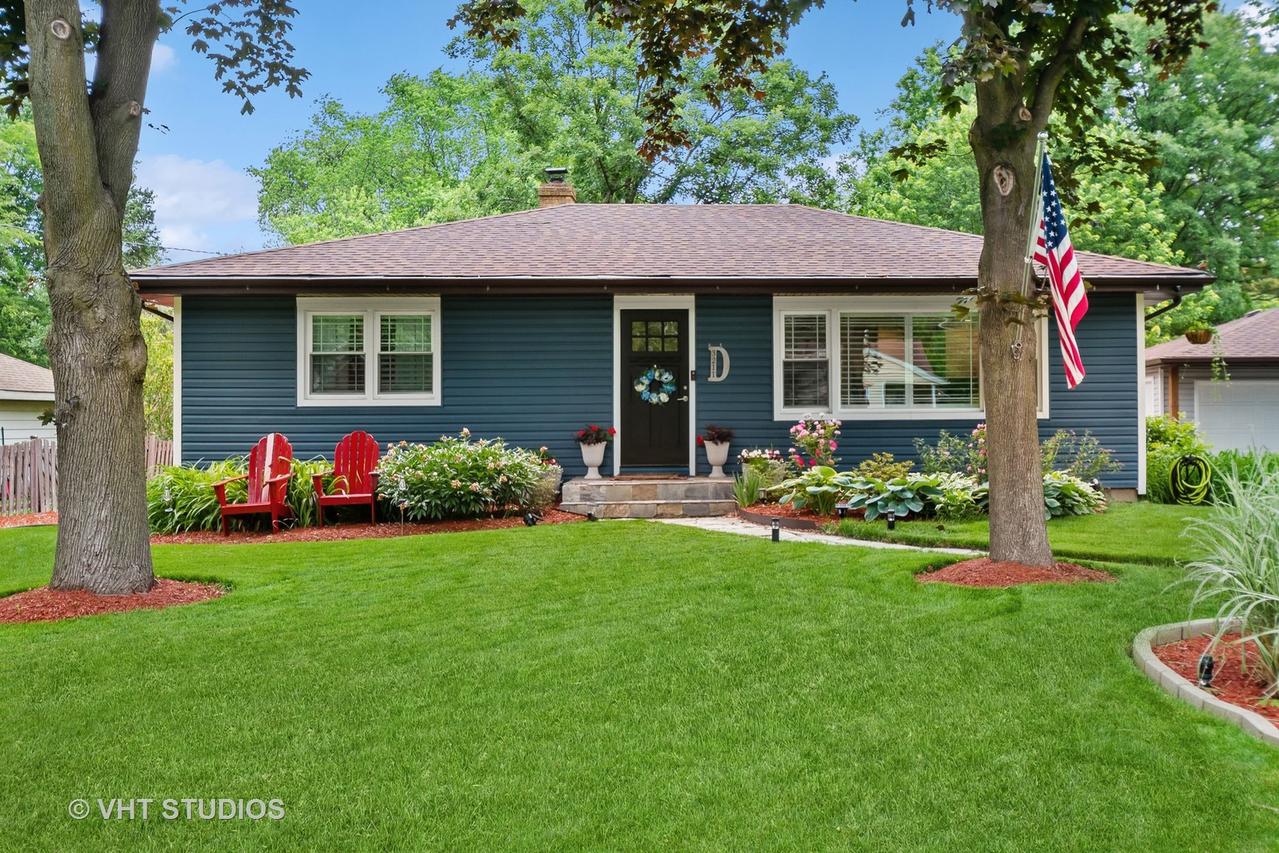 3211 N Betty Dr., Arlington Heights, IL 60004