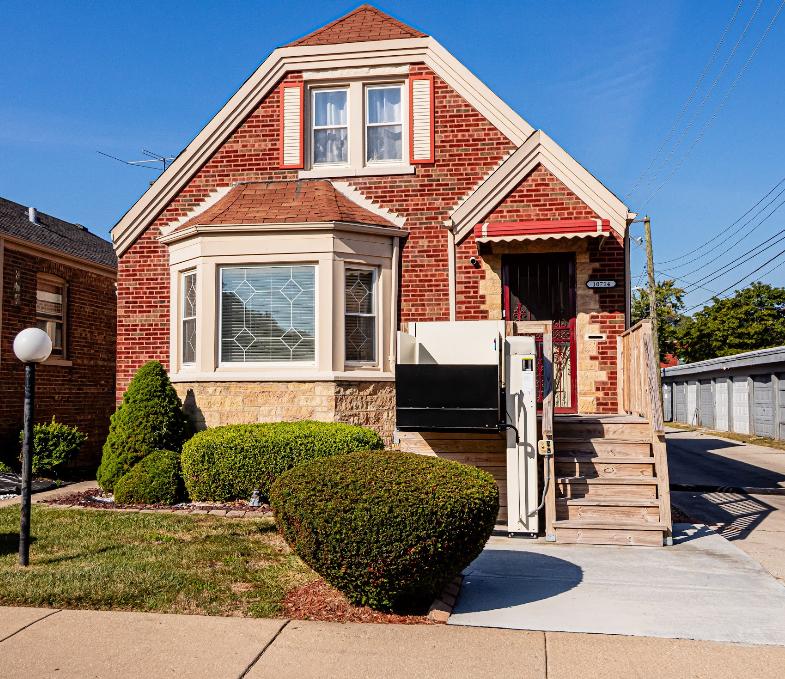 10714 S Eberhart Ave., Chicago, IL 60628