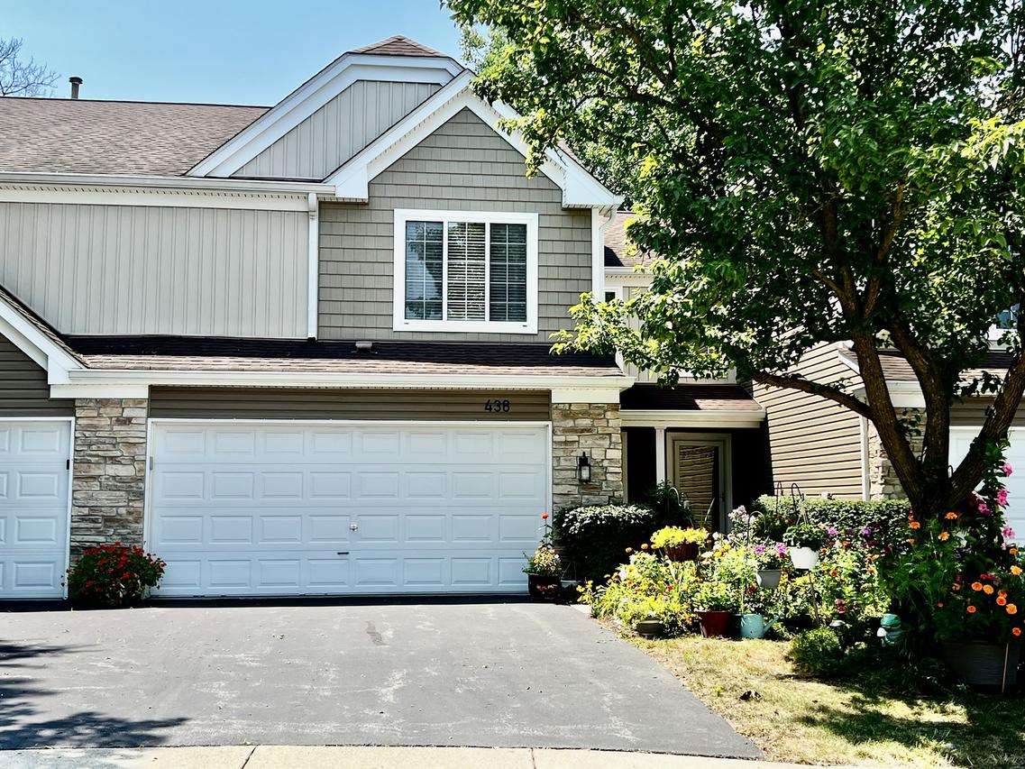 438 Locksley Dr., Streamwood, IL 60107