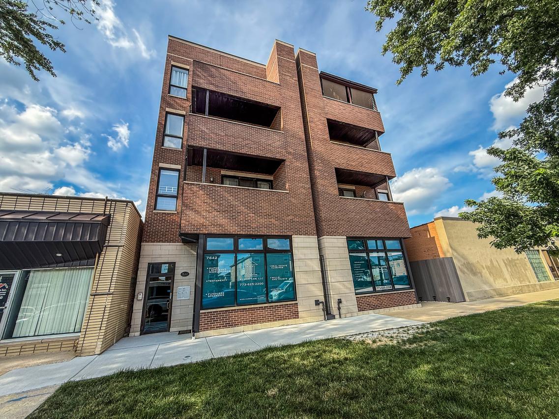 7642 W Belmont Ave. #1W, Chicago, IL 60634