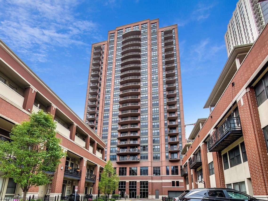 330 N Jefferson St. #803, Chicago, IL 60661
