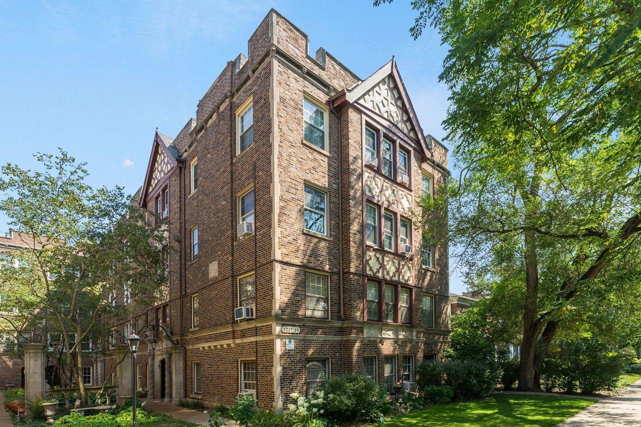 1217 Hull Ter. #3A, Evanston, IL 60202