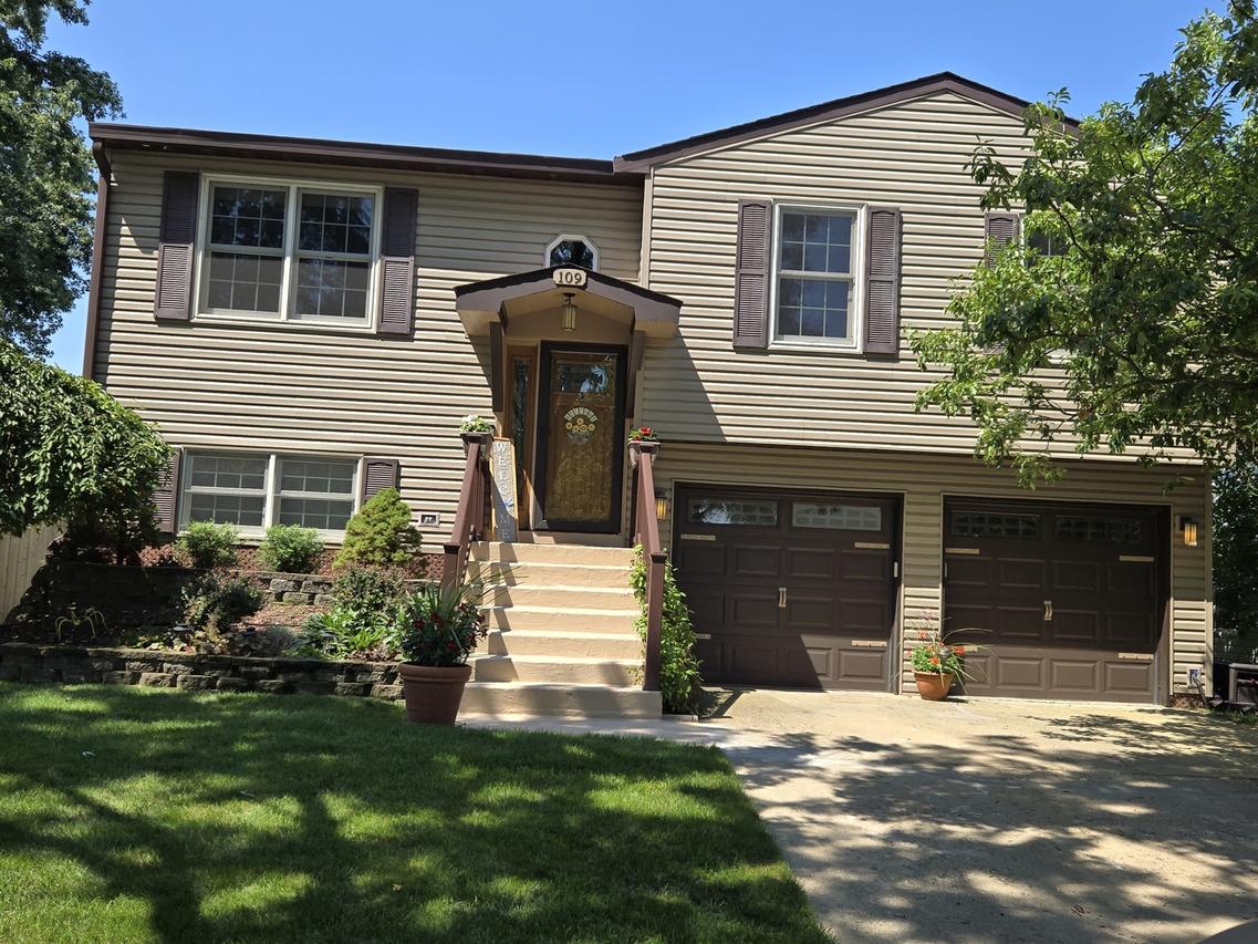 109 Commonwealth Dr., Bolingbrook, IL 60440