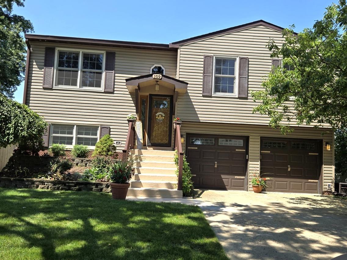 109 Commonwealth Dr., Bolingbrook, IL 60440