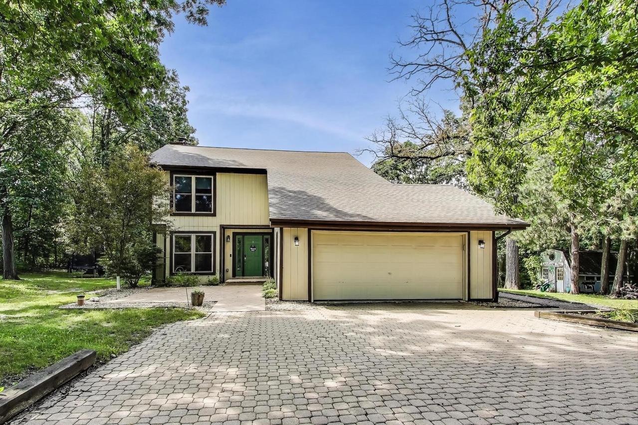 21191 Lisa Ln., Steger, IL 60475