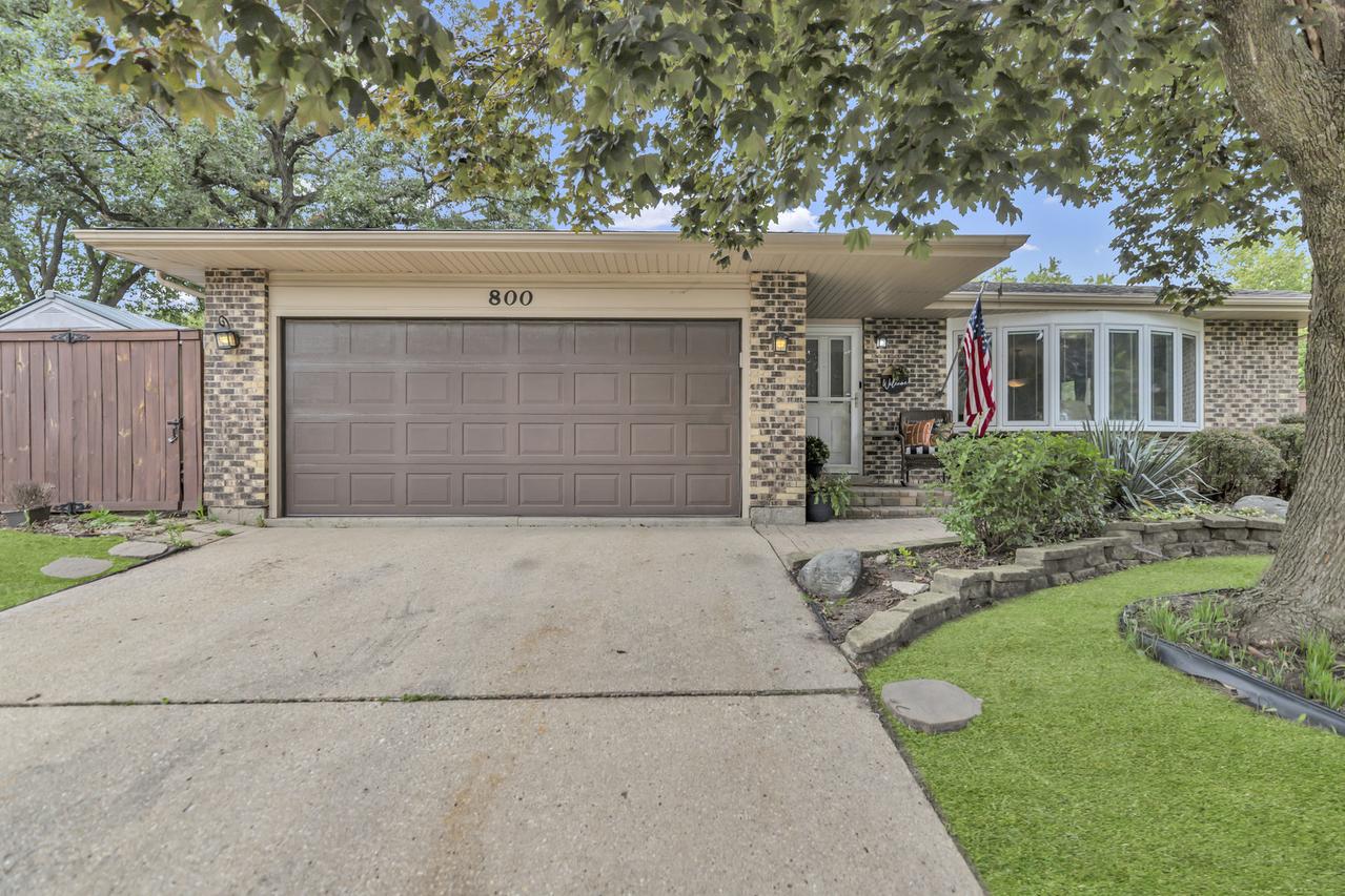 800 Cedar Ln., Bartlett, IL 60103