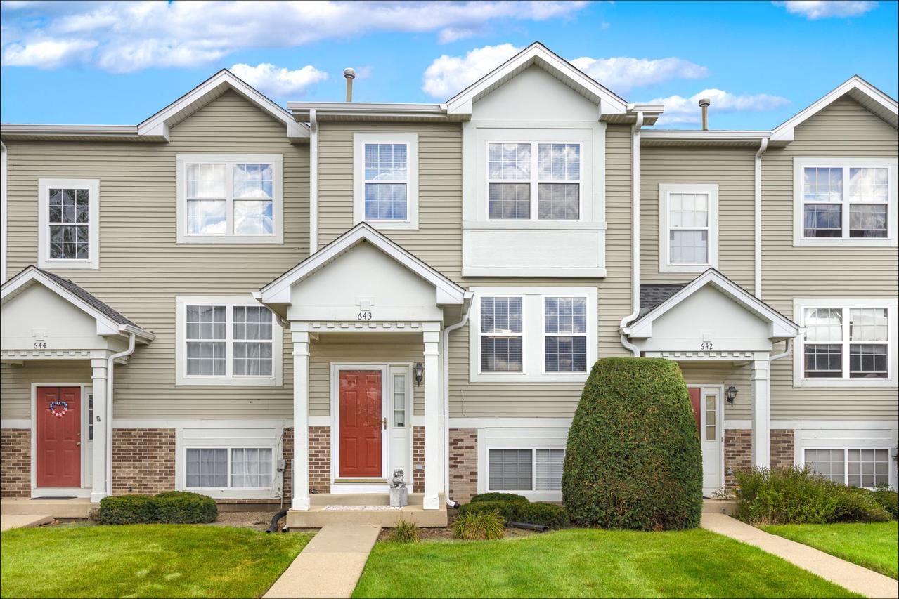 643 Holiday Ln., Hainesville, IL 60073