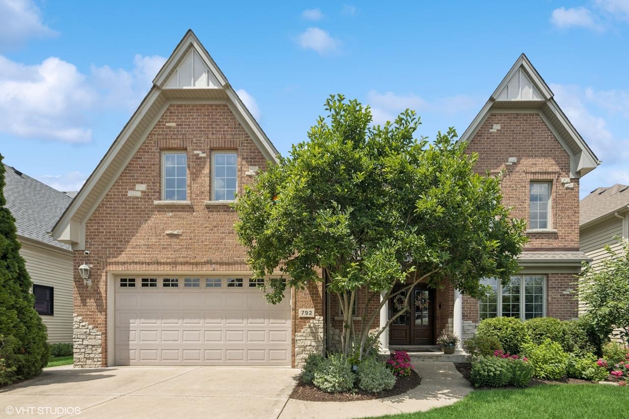 792 S Chatham Ave., Elmhurst, IL 60126